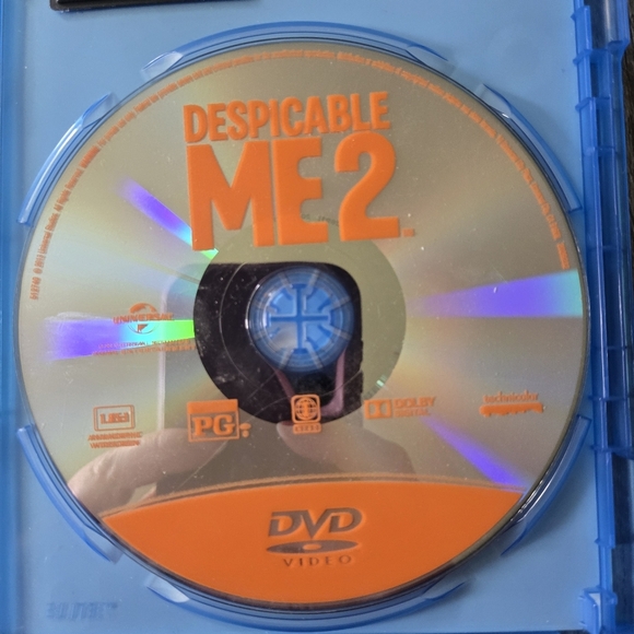 Despicable Me 2 Blu-ray + DVD Combo Pack Funny Family Movie Night - Picture 4 of 10